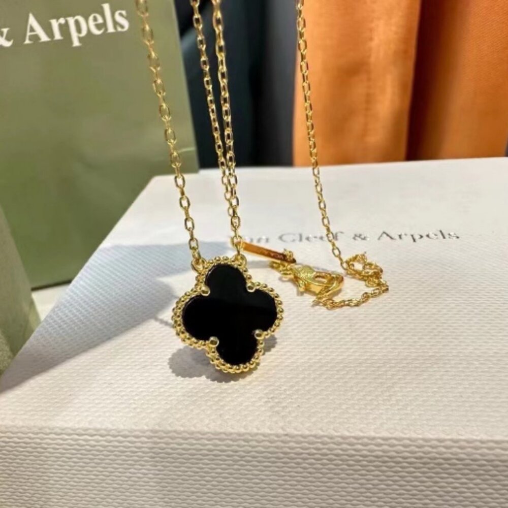 Van Cleef & Arpels women's necklace